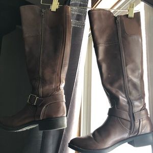 Riding boots